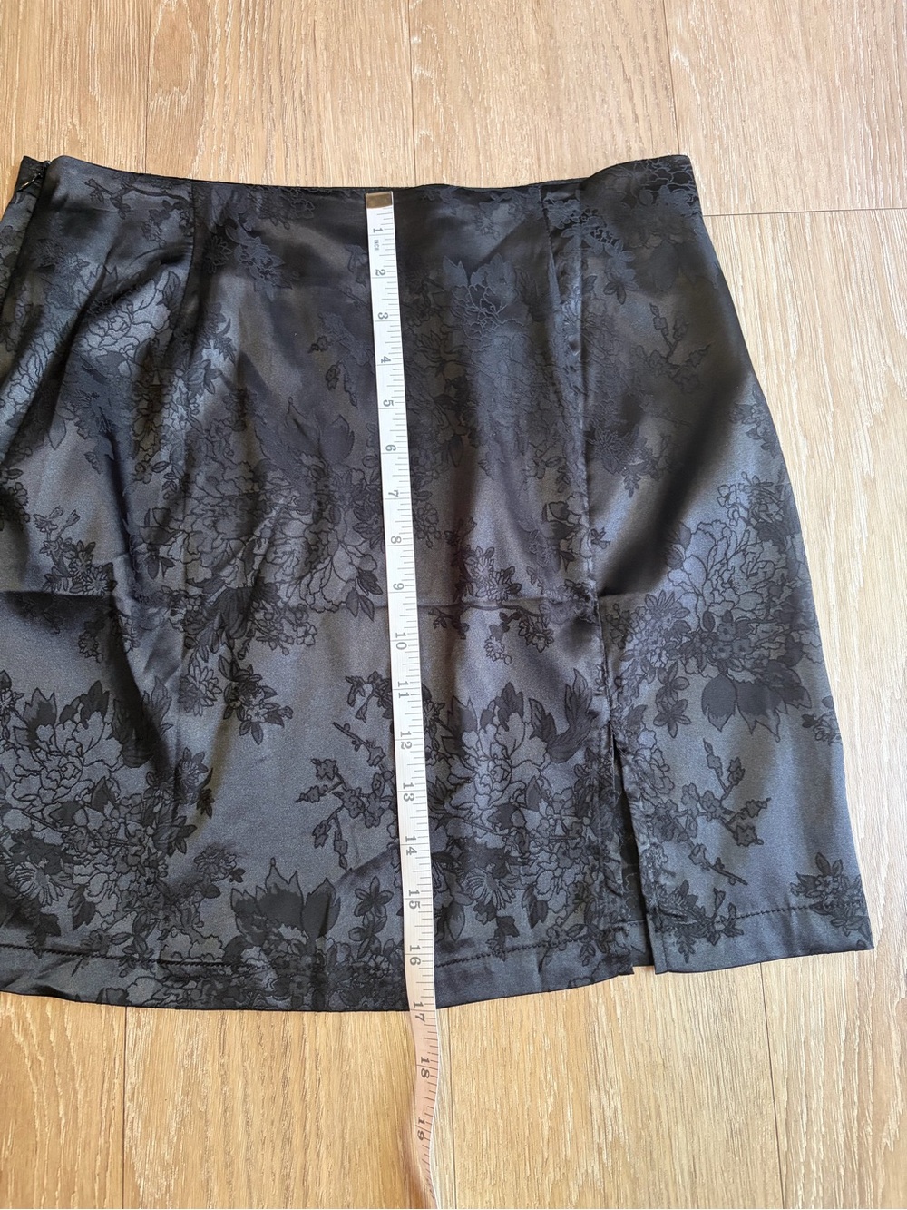 LYANER Black Satin/Silk Floral Jacquard Mini Skirt - Picture 7 of 7
